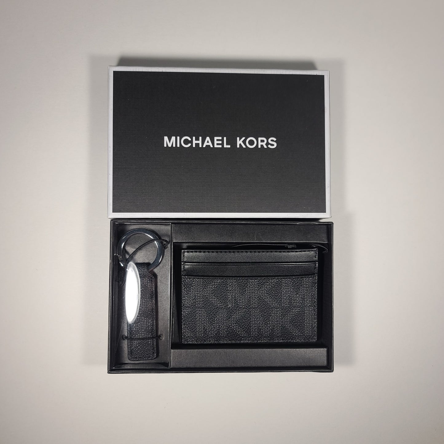 Michael Kors MK Logo Mens Credit Card Case Holder Wallet With Key Chain 86F2SGFD1B - Wallets
