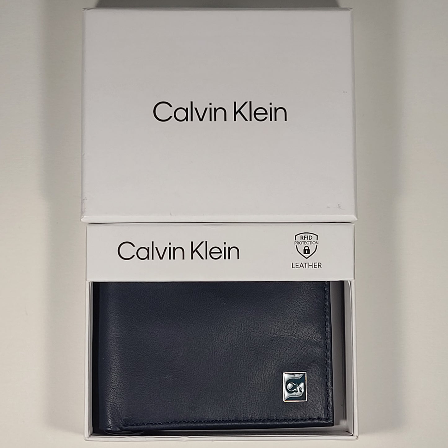 Calvin Klein Men’s Bifold Blue / Navy Leather RFID Wallet Passcase 31KA220032 - Wallets