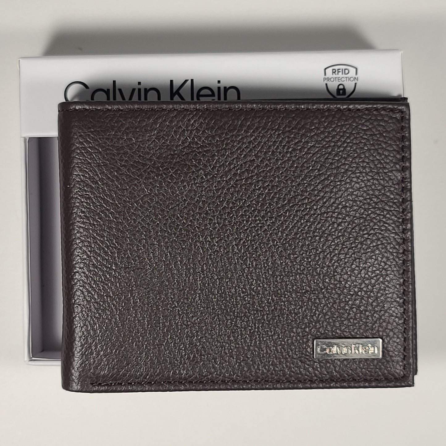 Calvin Klein Men’s Bifold Chocolate Brown Leather RFID Wallet Passcase 31KA130008 - Wallets