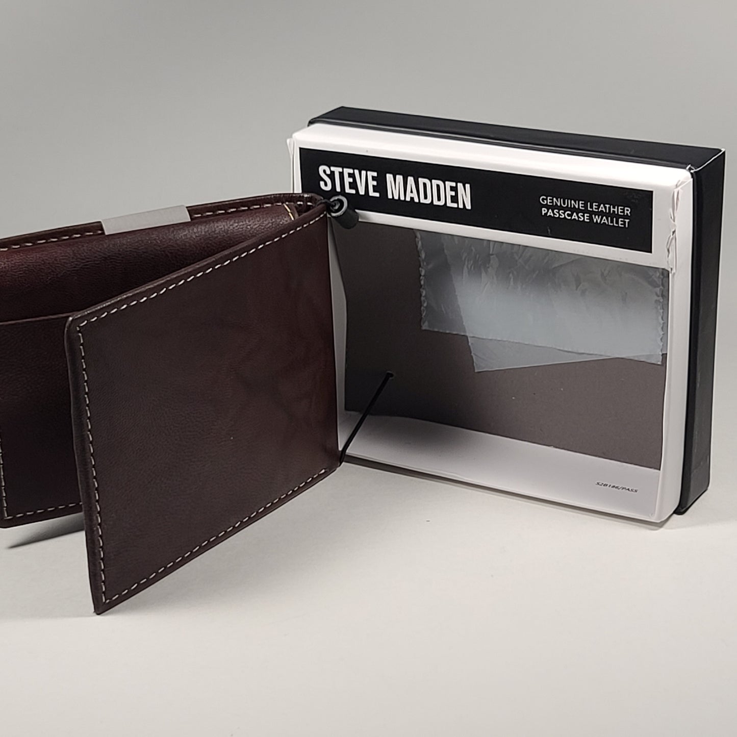 Steve Madden Men’s Bifold Brown Leather Passcase Wallet RFID N80001/01RF - Wallets