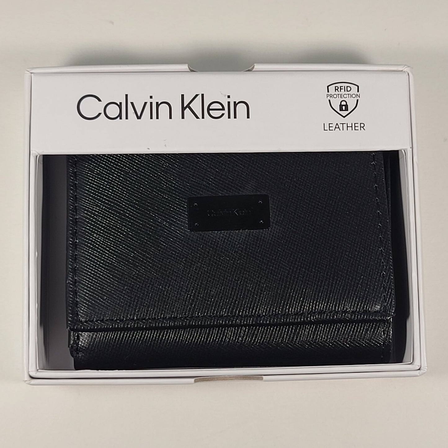 Calvin Klein Men’s Trifold Black Leather RFID Passcase Wallet 31KA110015 - Wallets