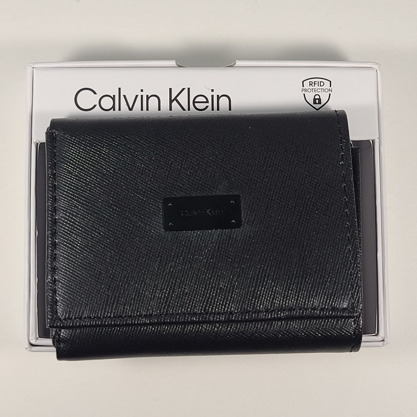 Calvin Klein Men’s Trifold Black Leather RFID Passcase Wallet 31KA110015 - Wallets