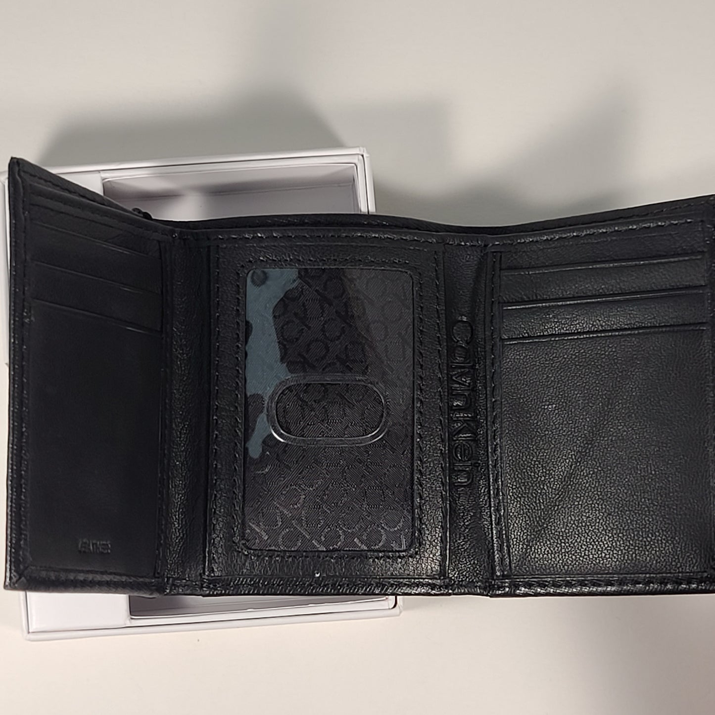 Calvin Klein Men’s Trifold Black Leather RFID Passcase Wallet 31KA110015 - Wallets