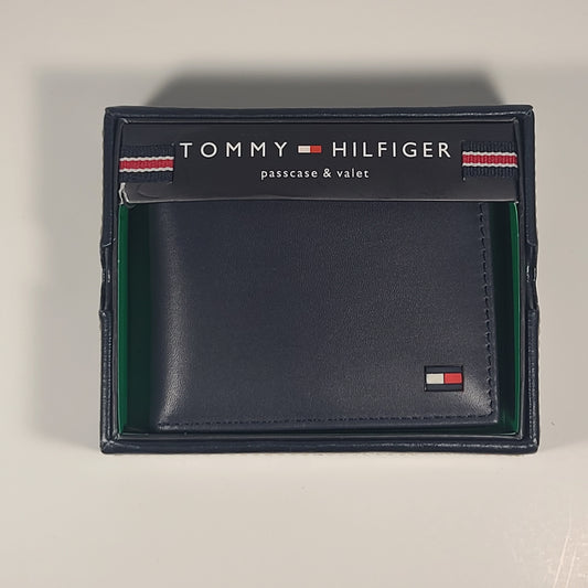 Tommy Hilfiger Men’s Bifold Navy Leather Passcase And Valet Wallet 31TL22X046 - Wallets