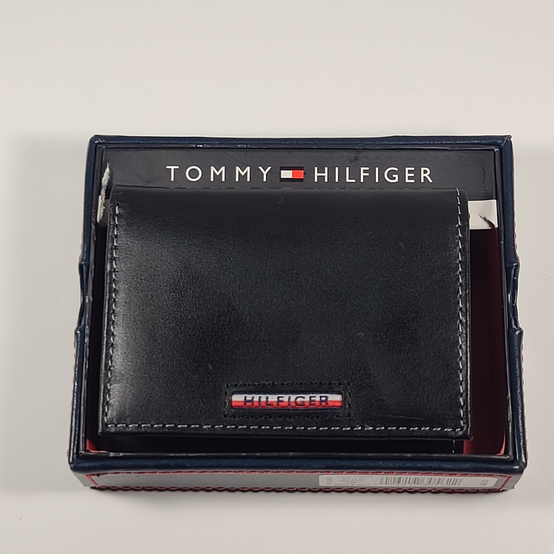 Tommy Hilfiger Men Trifold Black Leather RFID Wallet & Valet Passcase 31HP110023 - Wallets