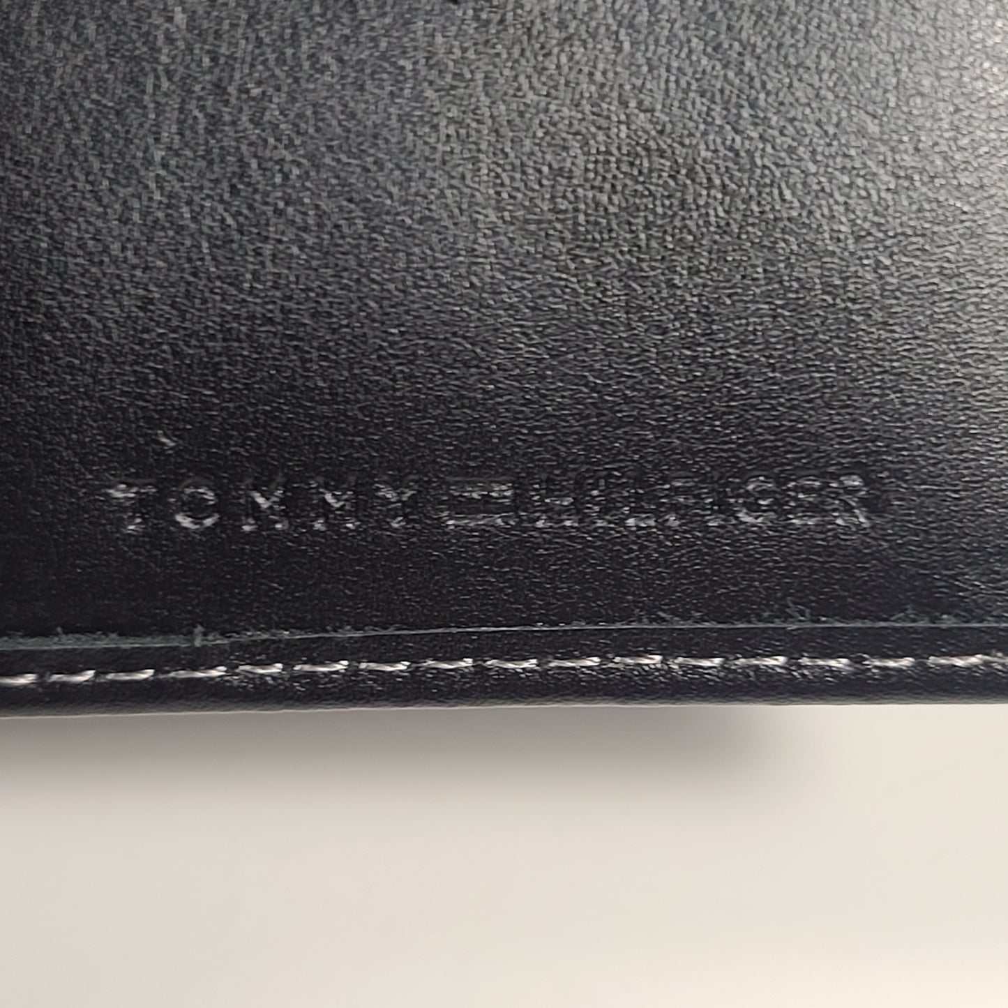 Tommy Hilfiger Men Trifold Black Leather RFID Wallet & Valet Passcase 31HP110023 - Wallets