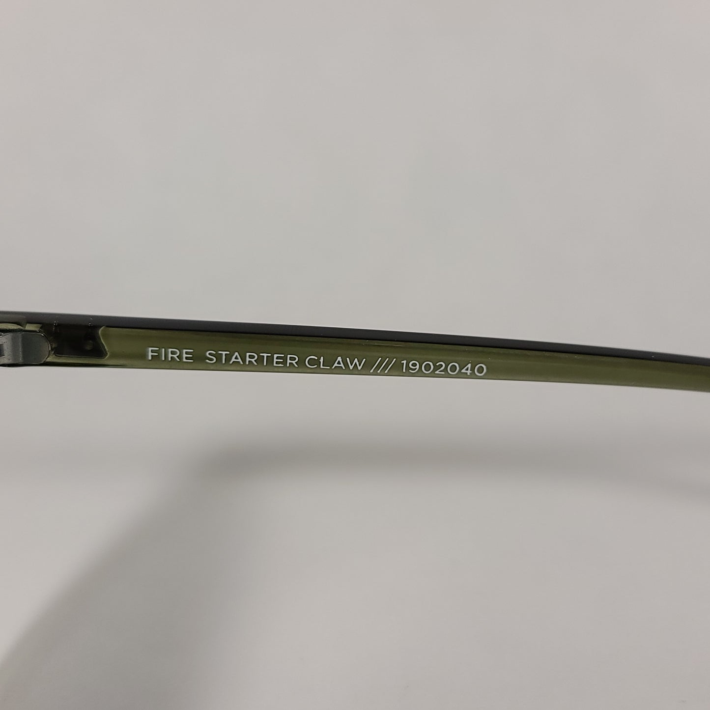 Le Specs Fire Starter Claw Round Sunglasses Green Khaki Frame Green Gray Lens LSP1902040 - Sunglasses