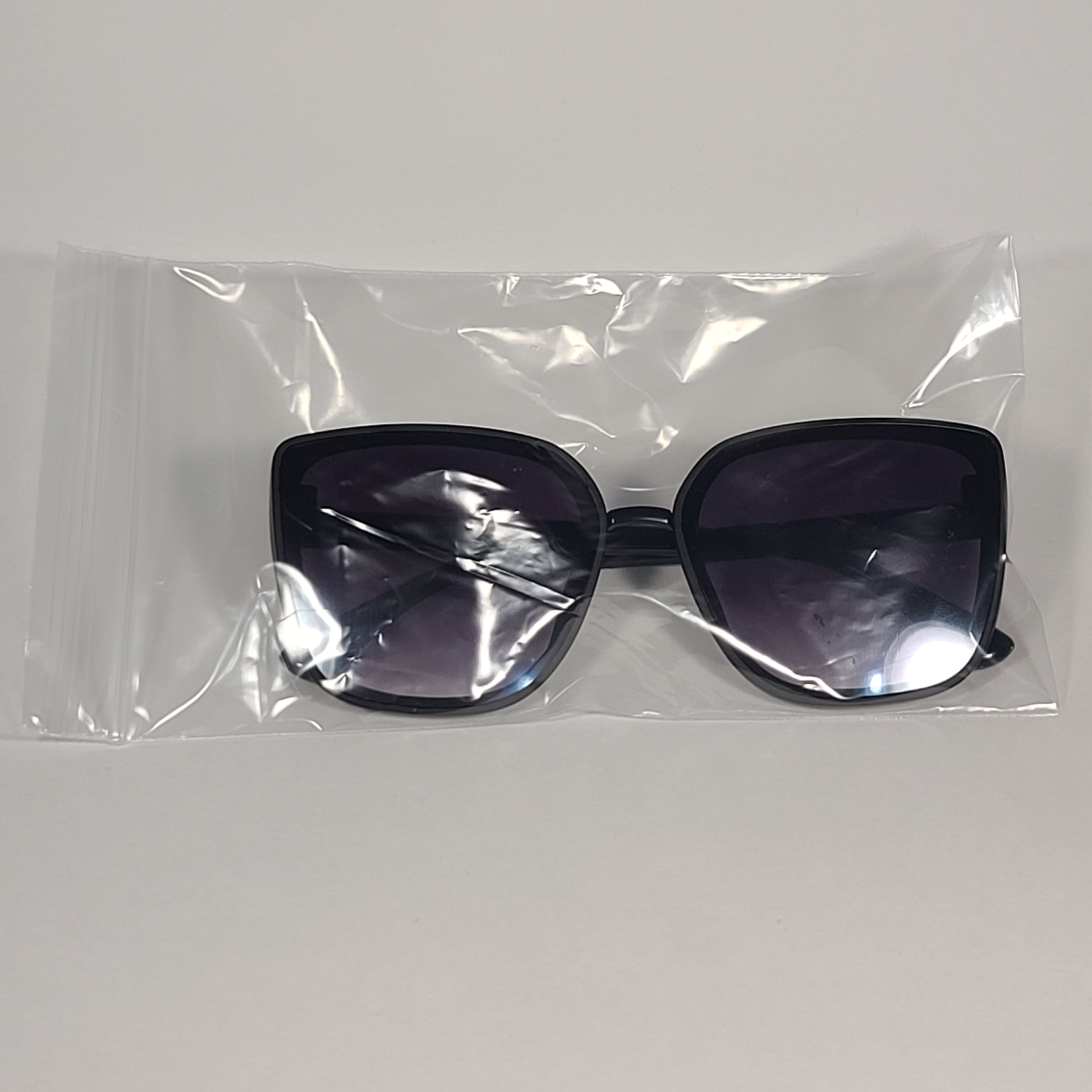 Vince Camuto Oversize Sunglasses Shiny Black Gray Gradient VC975 OX - Sunglasses