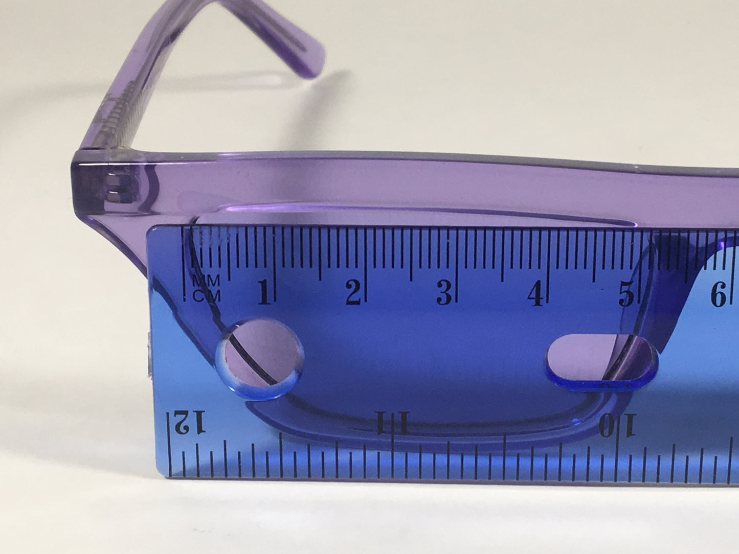 Quay Qw000383 Viol/viol Finesse Sunglasses Alyssa Violet Small Square Purple Clear Frame And Lens - Sunglasses