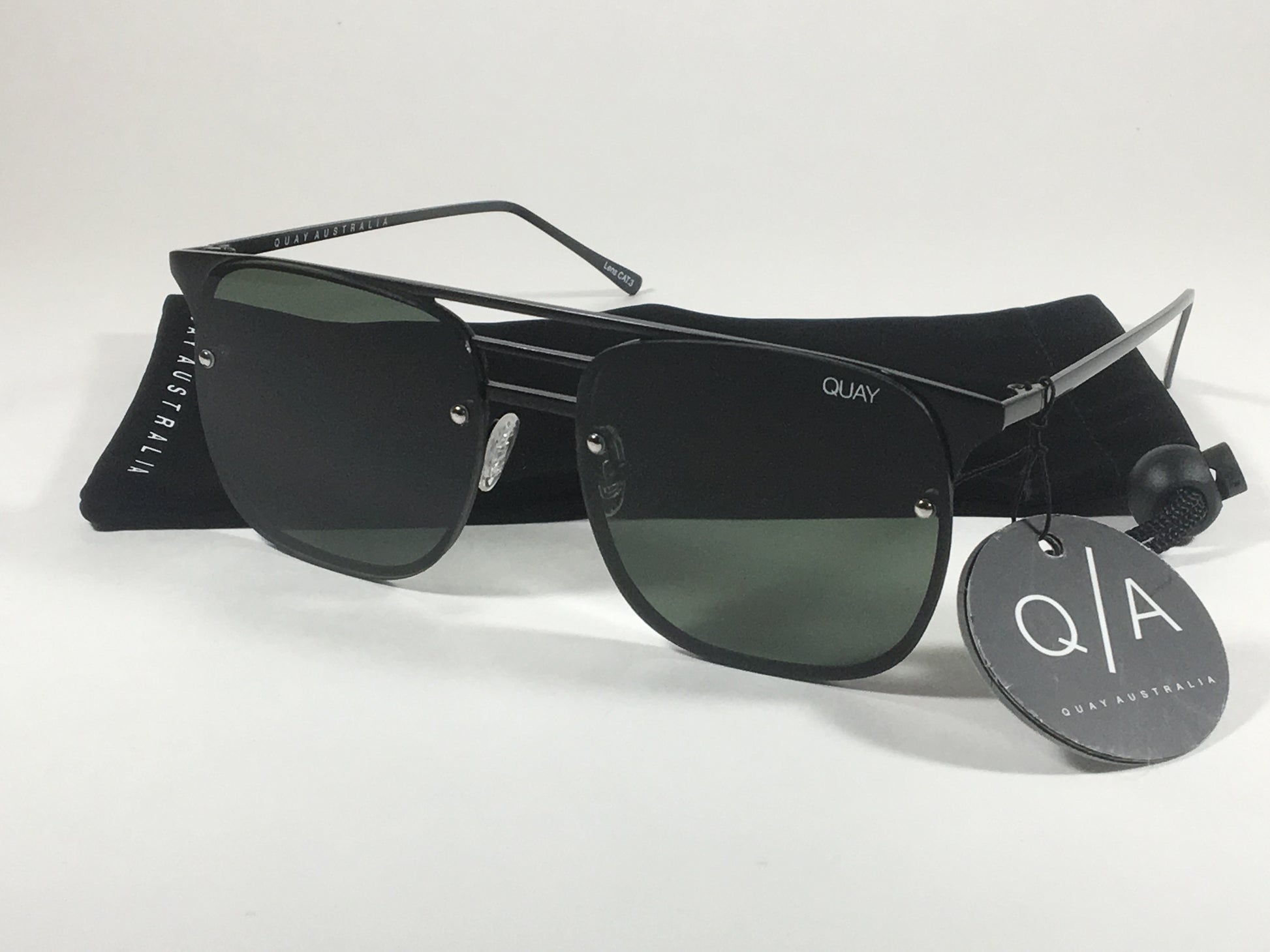 Quay Australia Hendrix Sunglasses Retro Brow Bar Matte Black Metal Green Gray Solid Lens Qm000188 Blk/grn - Sunglasses