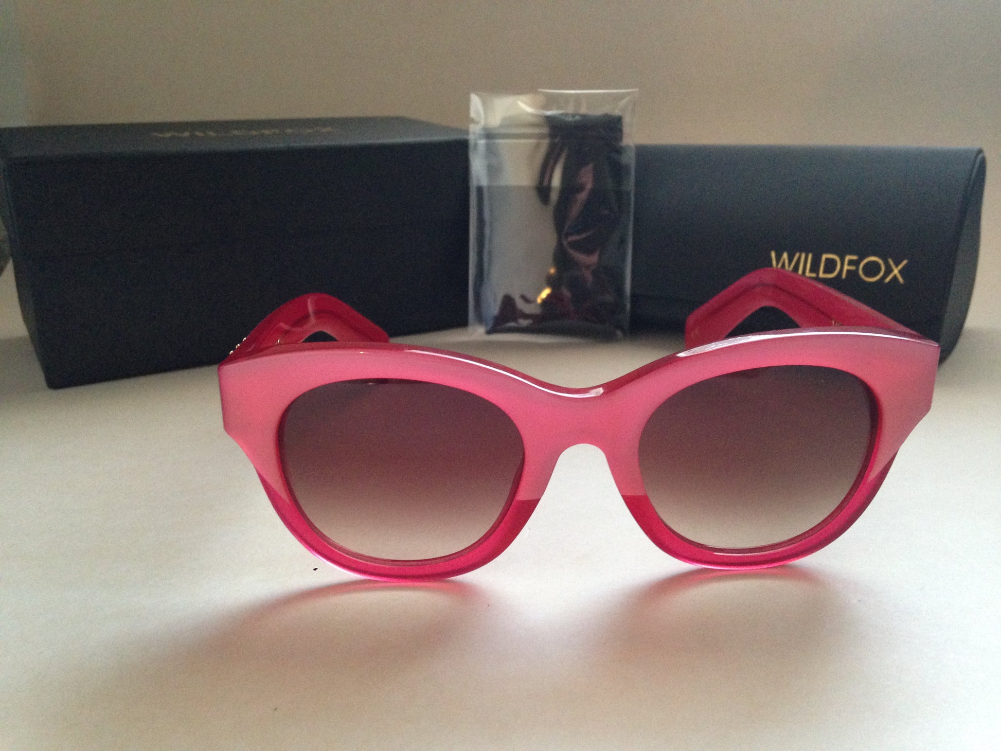 Wildfox Monroe Celebrity Style Sunglasses Quartz Red Pink Frame Brown Gradient Lens - Sunglasses