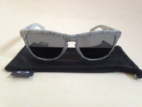 Oakley Frogskins Sport Sunglasses White Fingerprints Gray Black Iridiu