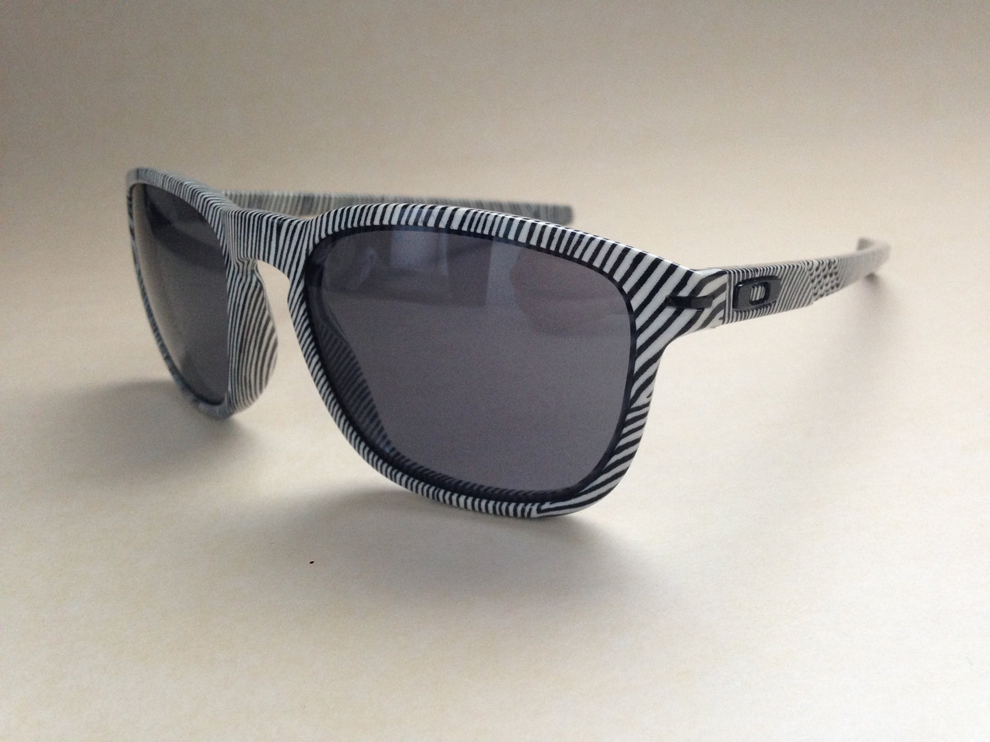 Oakley Enduro Sunglasses Fingerprint White Zebra Swirl Frame Gray Lens Oo9223 21 - Sunglasses