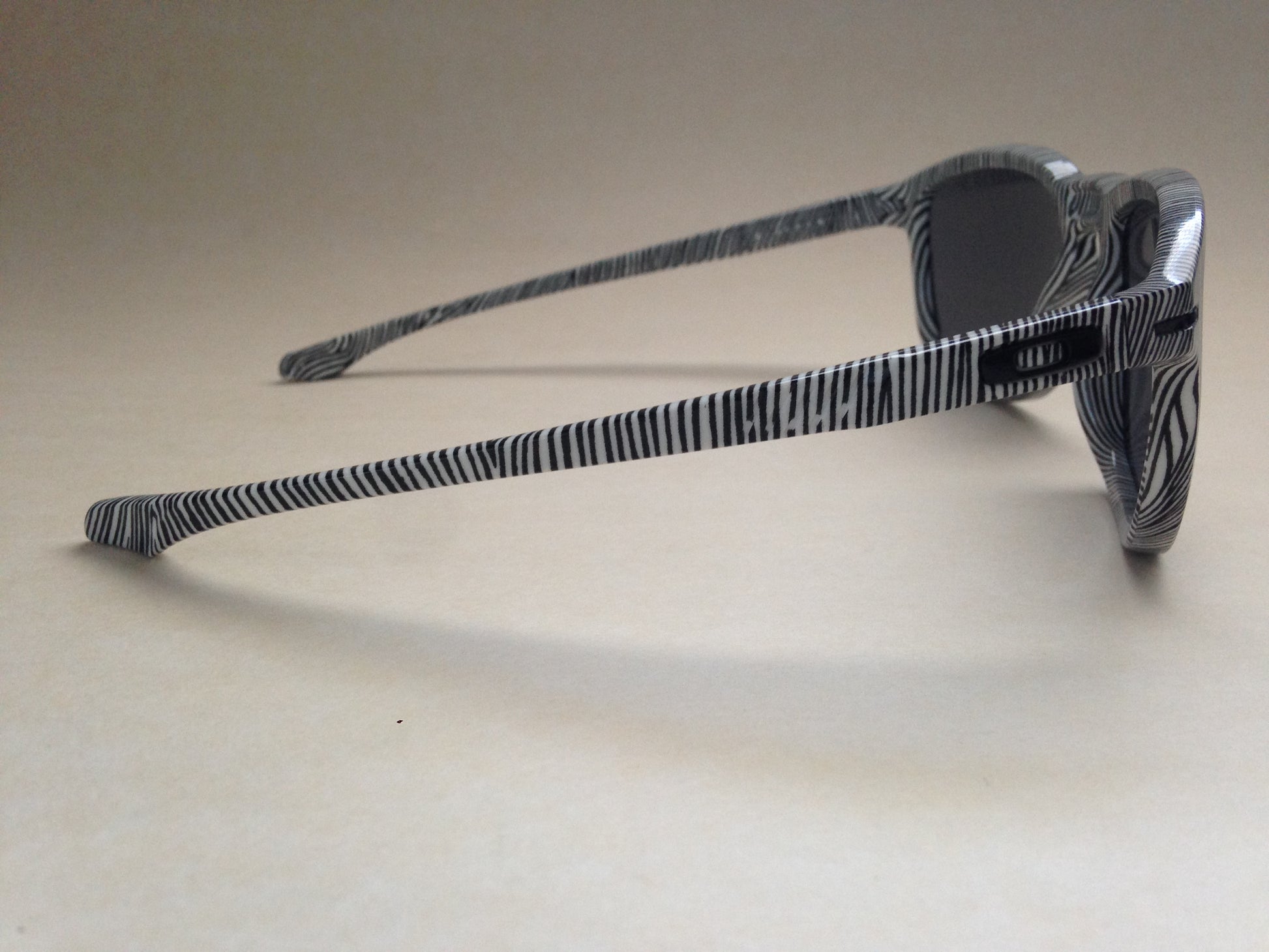 Oakley Enduro Sunglasses Fingerprint White Zebra Swirl Frame Gray Lens Oo9223 21 - Sunglasses