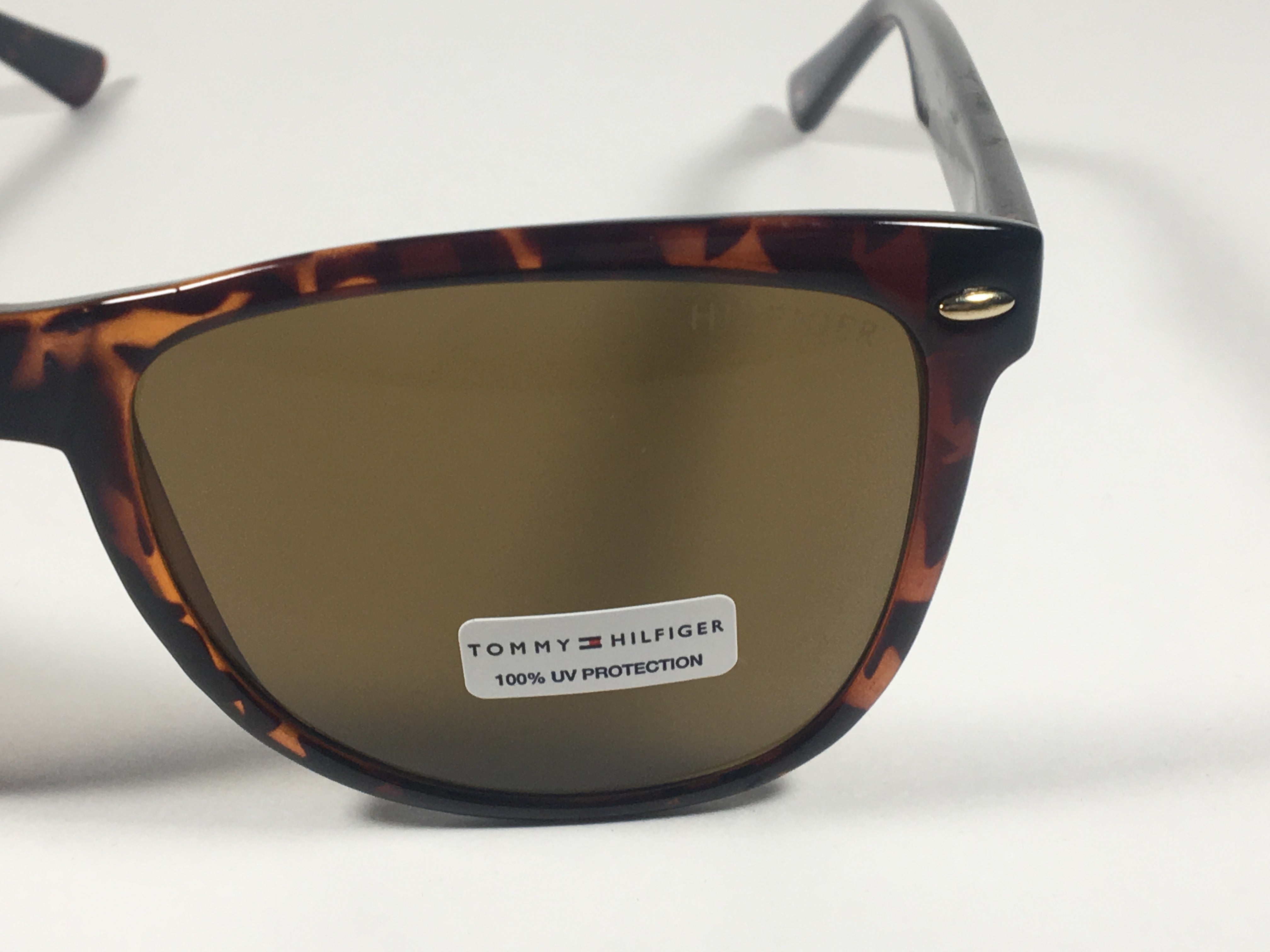 Tommy hilfiger sunglasses conrad deals mp om130