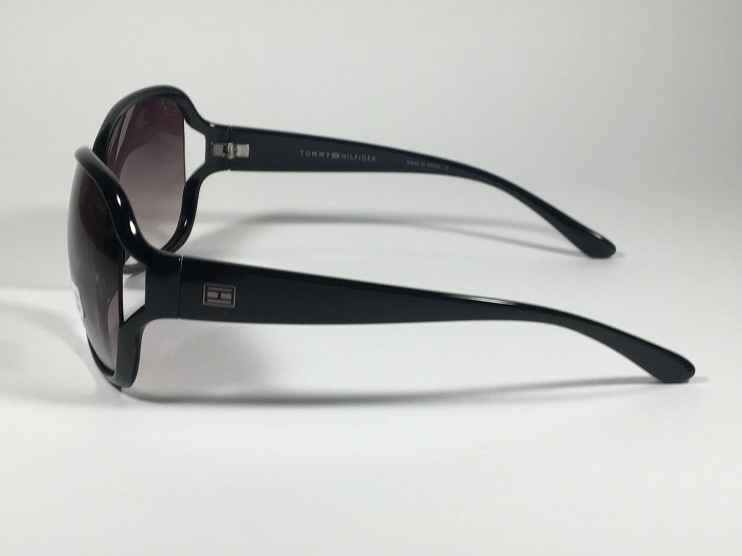 Tommy Hilfiger Trista Oversize Vented Sunglasses Black Gloss Frame Smoke Gradient Lens TRISTA WP OL33 - Sunglasses