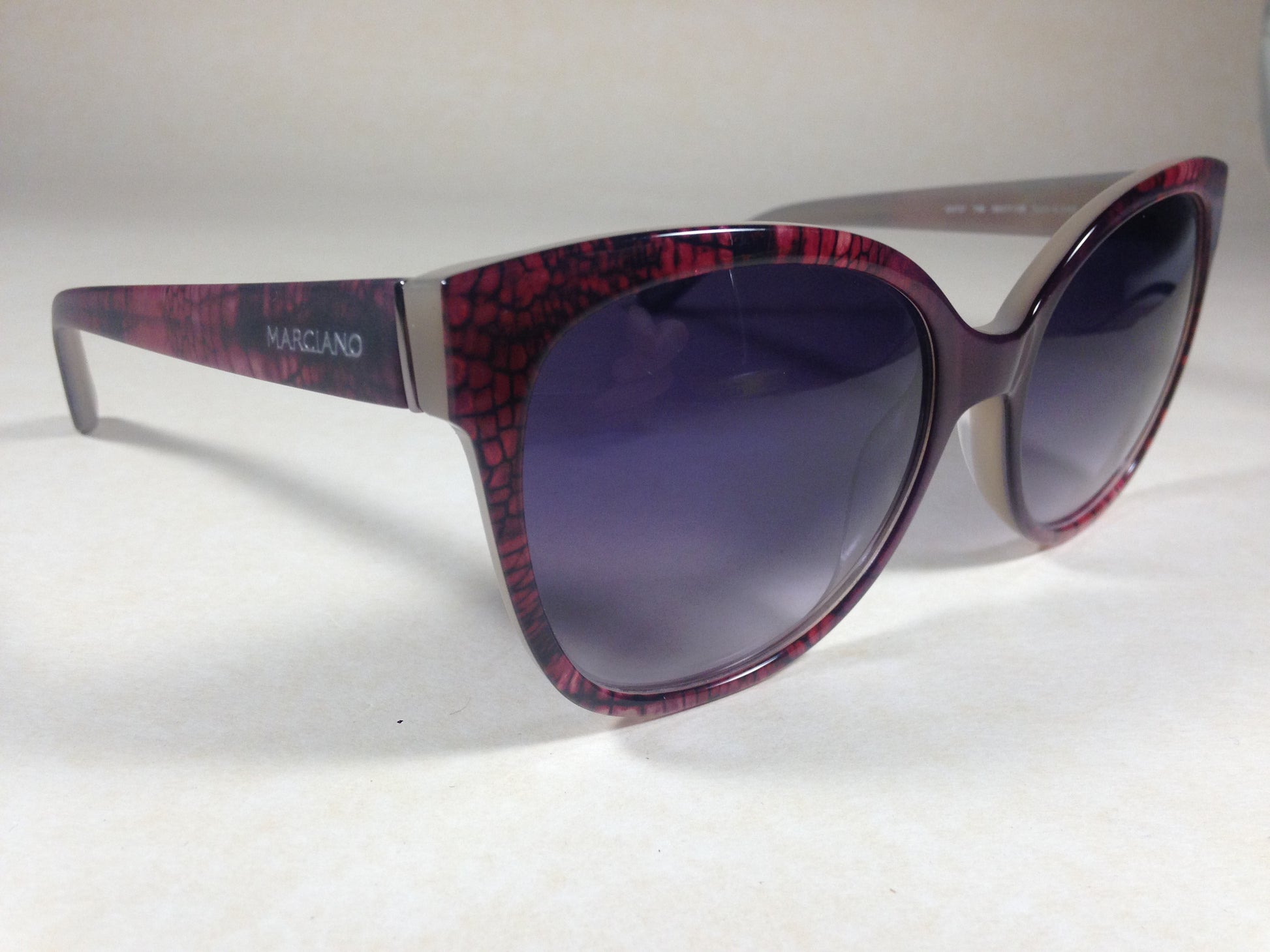 Guess By Marciano Gm727 75B Womens Cat Eye Sunglasses Red Snake Purple Gradient Lens New - Sunglasses