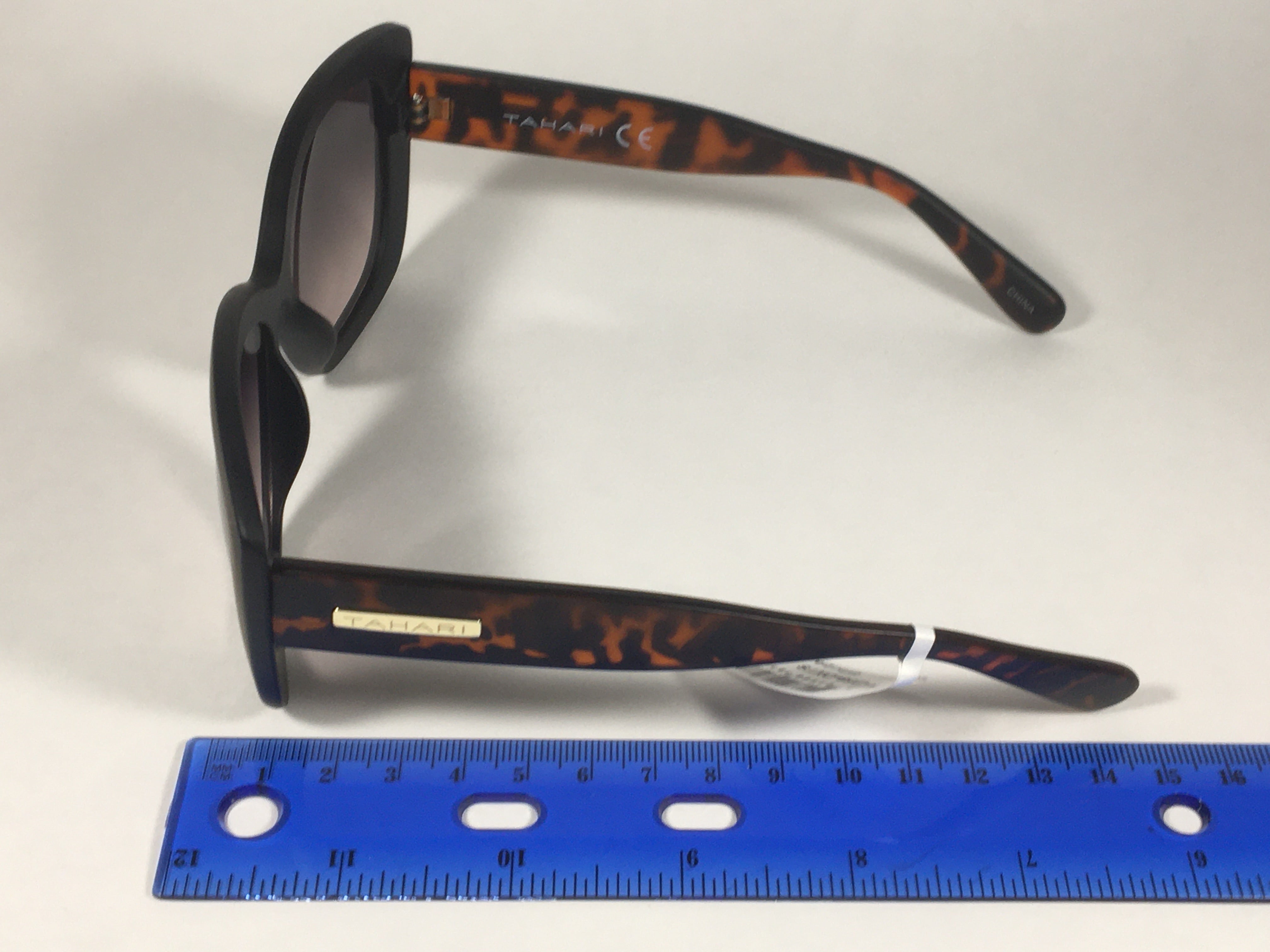 QUAY Sunglasses (brand new w/ tags) for Sale in Tampa, FL - OfferUp