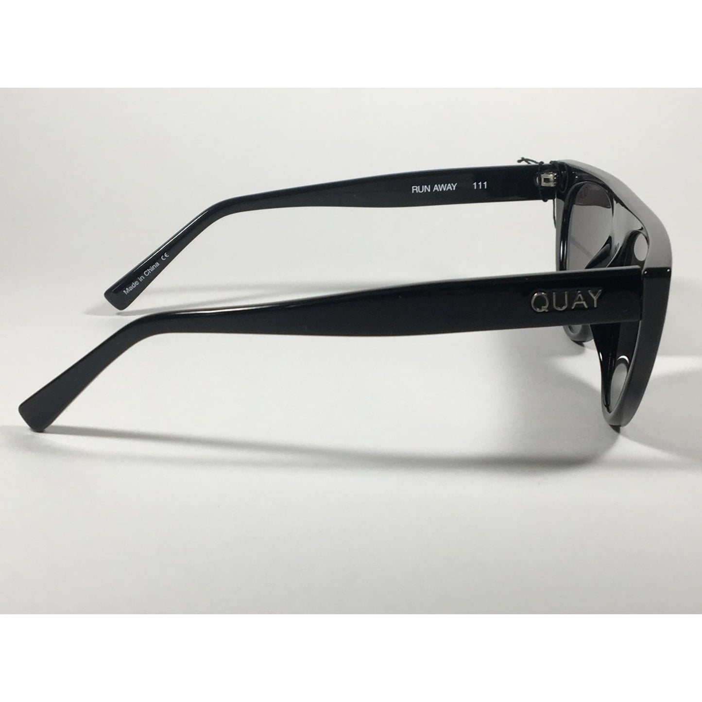 Quay Australia QW000296 BLK/SMK Run Away Flat Top Cat Eye Sunglasses Black Gloss Frame Gray Smoke Lenses - Sunglasses