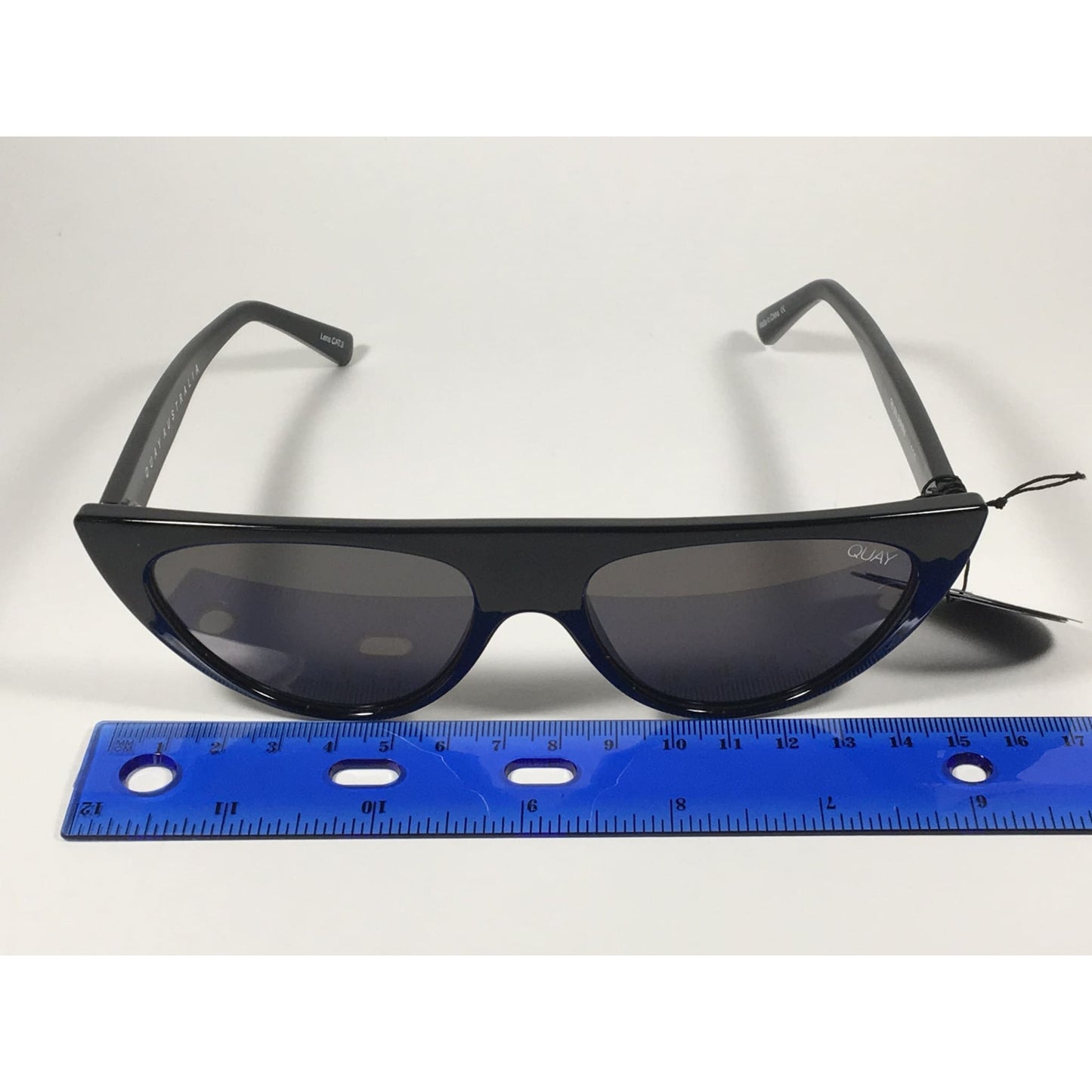 Quay Australia QW000296 BLK/SMK Run Away Flat Top Cat Eye Sunglasses Black Gloss Frame Gray Smoke Lenses - Sunglasses